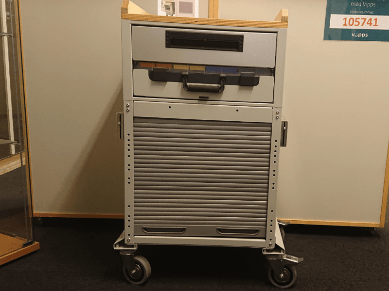 Utstilt Order System bilinnredning Single trollye S20-03