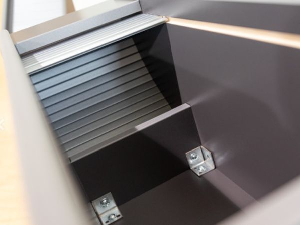 Midtkonsoll til 2015+ modell FLAT/ med skillevegg