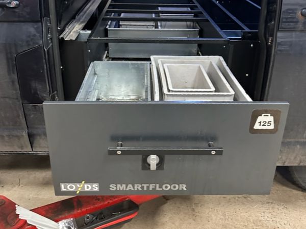 Brukt Loyds SMARTFLOOR bilinnredning/ GB252611